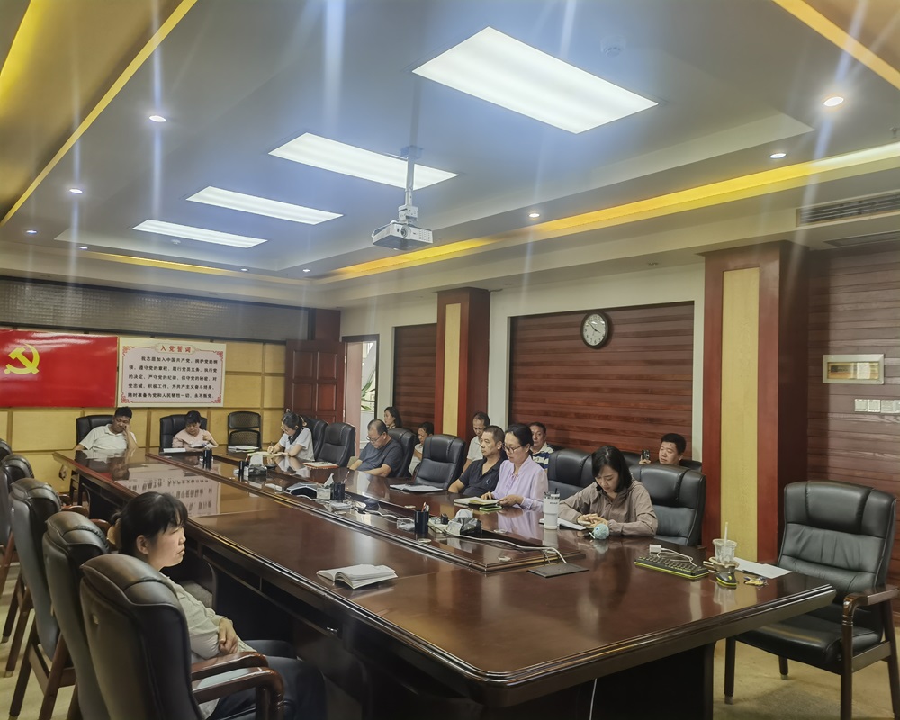 2024年10月15日，崇左市建卓公司開展法律知識(shí)培訓(xùn)南寧分公司會(huì)場(chǎng).jpg